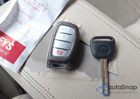 2016 Hyundai Sonata Hybrid Limited from USA, damaged, VIN KMHE34L17GA017631